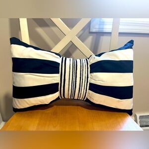 BNWT MacKenzie Childs Marquee Bow Pillow